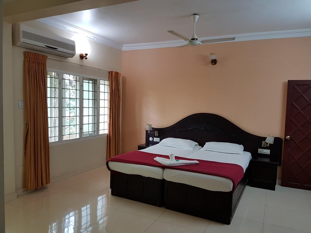Casa Linda Hotel Kochi Exterior photo